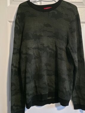 4/$67 Deal! GUESS Men's Dark Olive & Black Camo Crewneck Sweater
